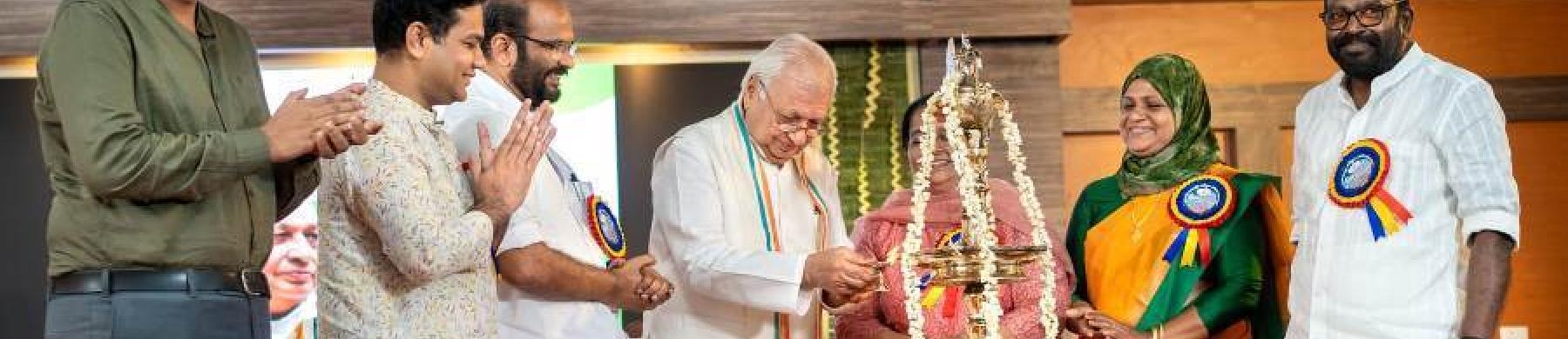 രാജഹംസം & ചലനം - മുച്ചക്ര വാഹനങ്ങളുടെയും ഇലക്ട്രോണിക് വീൽചെയറുകളുടെയും വിതരണ ഉദ്ഘാടനവും പകൽവീടുകളുടെ താക്കോൽദാനവും - കേരള ഗവർണർ ശ്രീ.ആരിഫ് മുഹമ്മദ്ഖാൻ നിർവഹിച്ചു